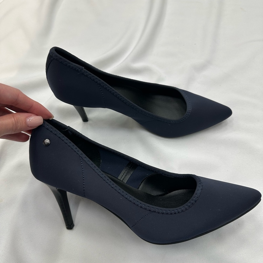 Simply Vera Wang Pumps - Picture 8 of 8